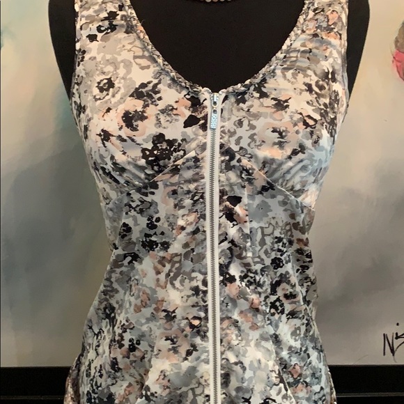 Kenzie Front-zip mini dress - Picture 3 of 11